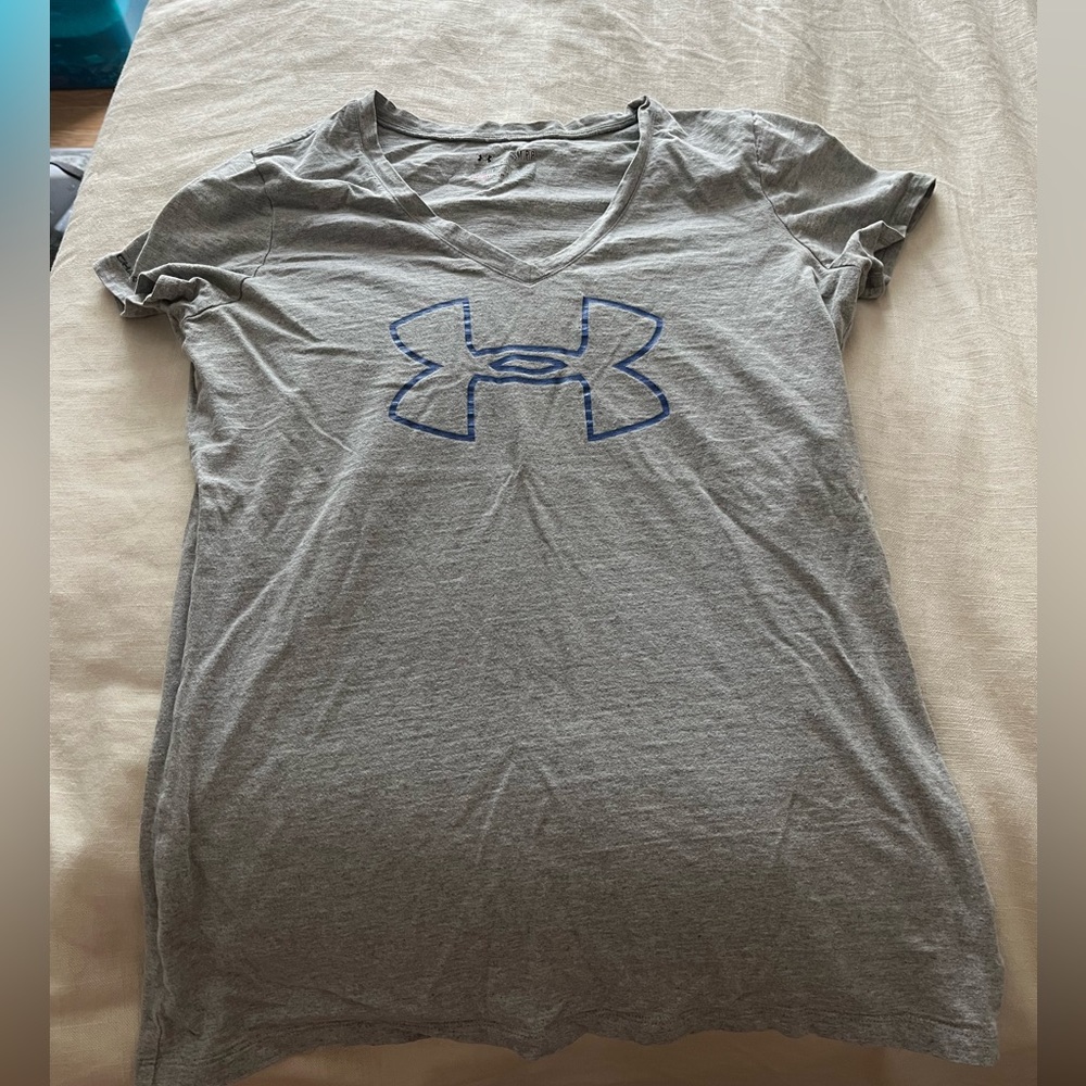 Women’s under armor performance T-shirt